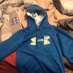 Under armour sweatshirt